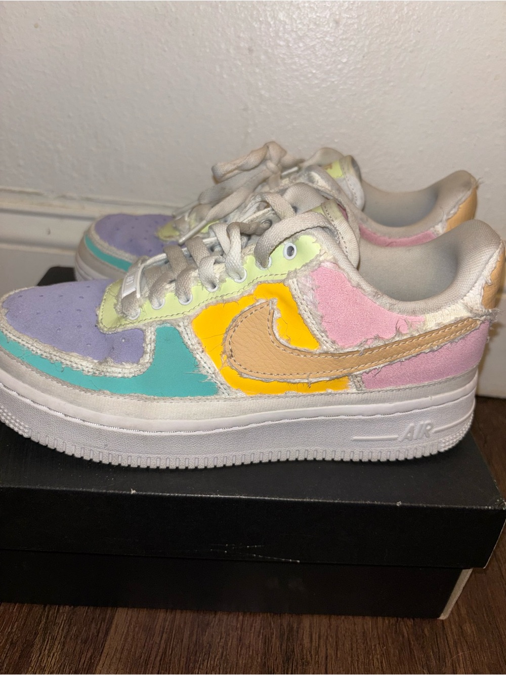 Nike women’s Colorblock Low-Top Sneakers - Pastel Multi
